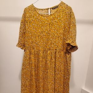 Womans nursing dress, see picture and description